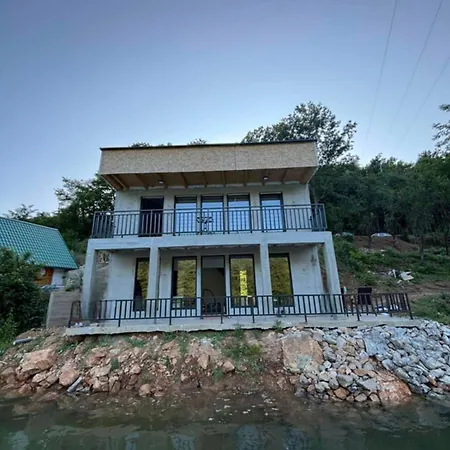 شاليه H&e Vikendica Na Vodi, Jezero Perucac