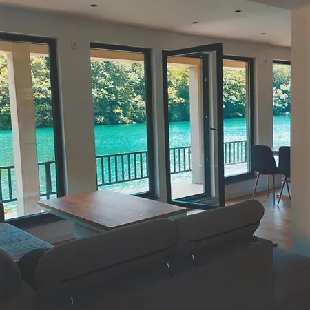 H&e Vikendica Na Vodi, Jezero Perucac Chalet Klotjevac